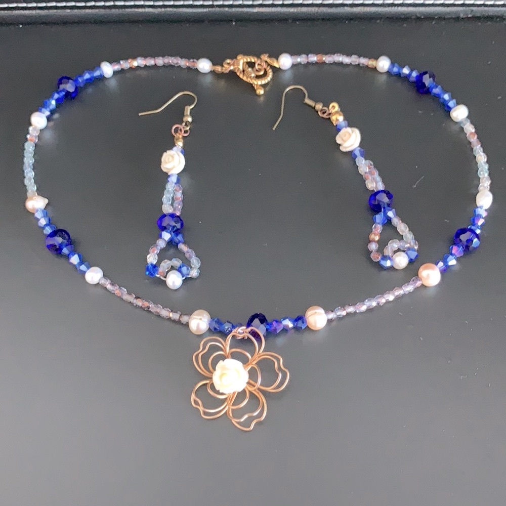 🌺2for$50Beautiful unique set with real pearls, Crystal & Czech glass 🌺 NWOT
